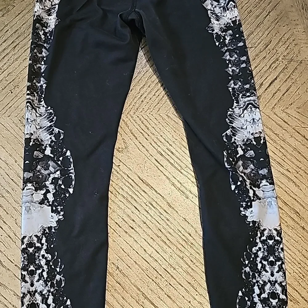 Black Alo gemstone leggings size S